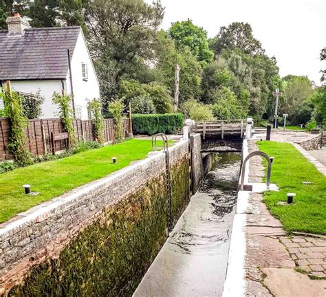 A Walk Along The Monmouthshire And Brecon Canal | BaldHiker