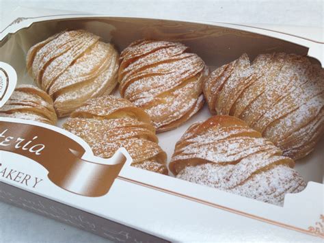 SFOGLIATELLE | La Biscotteria Italian Bakery