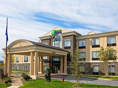 Best Price on Holiday Inn Express & Suites Peekskill-Lower Hudson ...