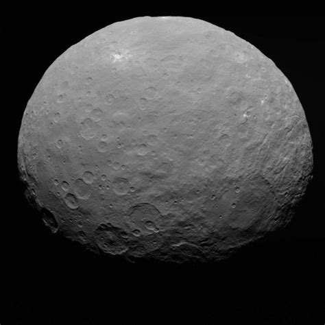 New image of Ceres as NASA’s Dawn spacecraft circles the mysterious ...