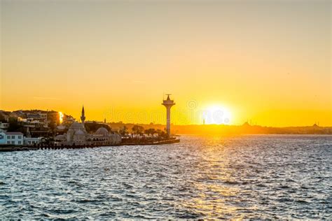 Beautiful Seascape of Bosphorus Strait with Golden Sunset in Istanbul, Turkey Editorial Stock ...