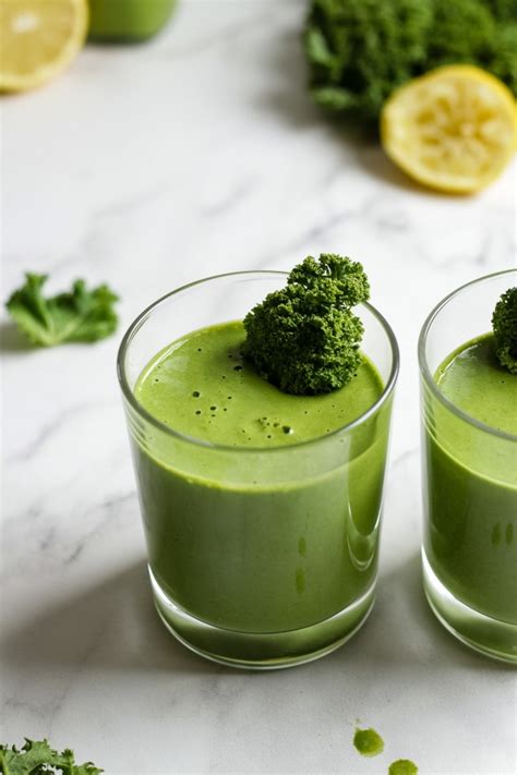 Delicious Kale Smoothie • Happy Kitchen