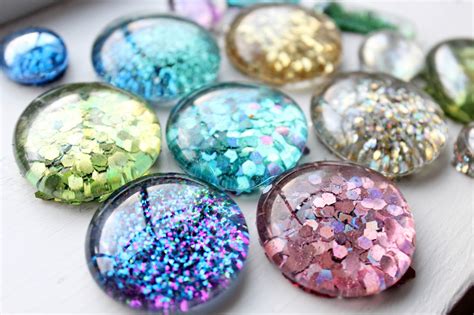 These DIY Glittery Glass Pebbles Are So Fun And Pretty...And USEFUL!! - Wise DIY | Wise DIY