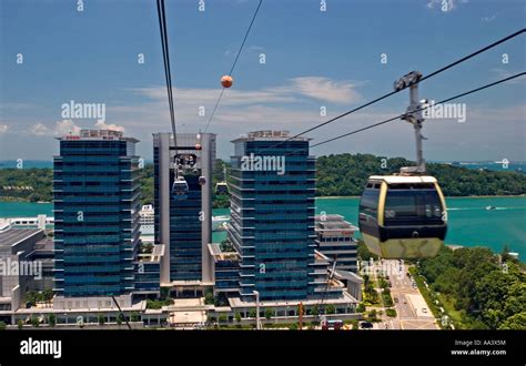 Cable Car to Sentosa Island, Singapore Stock Photo - Alamy