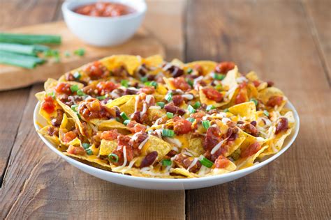 Chili Cheesy Nachos Recipe | Tostitos.ca