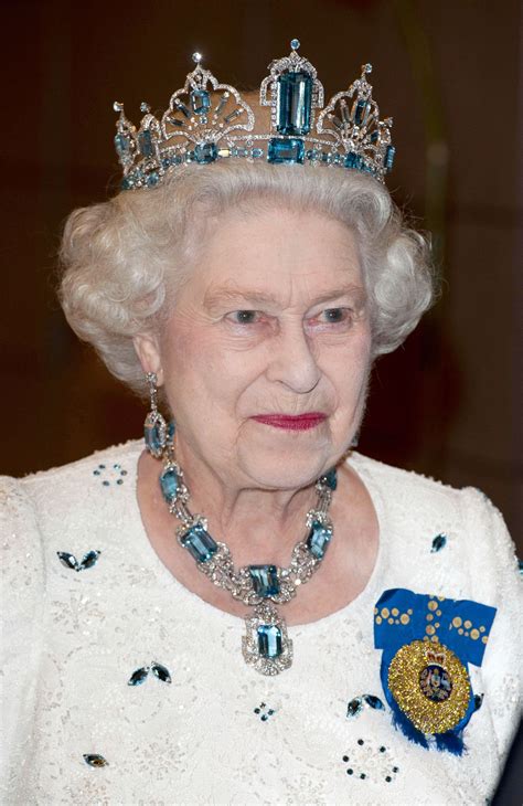 A Look at Queen Elizabeth’s Most Extravagant Tiaras | Queen elizabeth jewels, Queen elizabeth ...