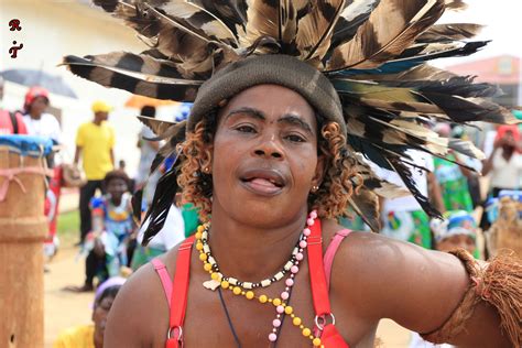 Mujer Fang- Guinea Ecuatorial 2014. Imagen & Foto | mujeres, personas ...