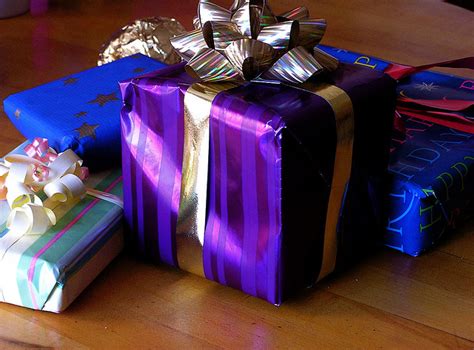 Difference Between Present and Gift | Compare the Difference Between Similar Terms