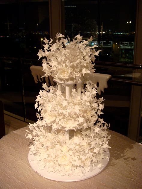 File:Amazing wedding cake, February 2008.jpg - Wikimedia Commons