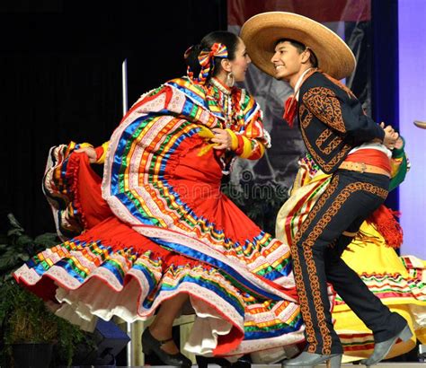 Mexican Dancers Editorial Stock Photo - Image: 47527258 | Mexican ...