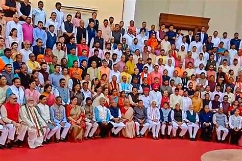 Parliament | Members of Parliament turn up in myriad colours for farewell pic at old Parliament ...