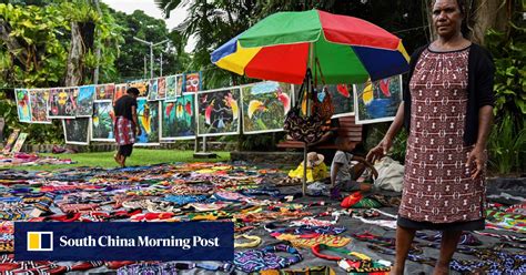 Papua New Guinea women ‘will not stop’ weaving their way to a living ...