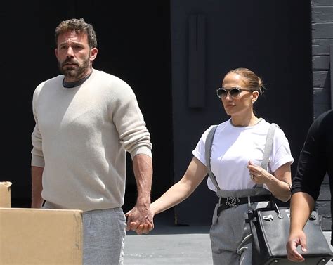 Jennifer Lopez and Ben Affleck hold hands in similar outfits in LA ...