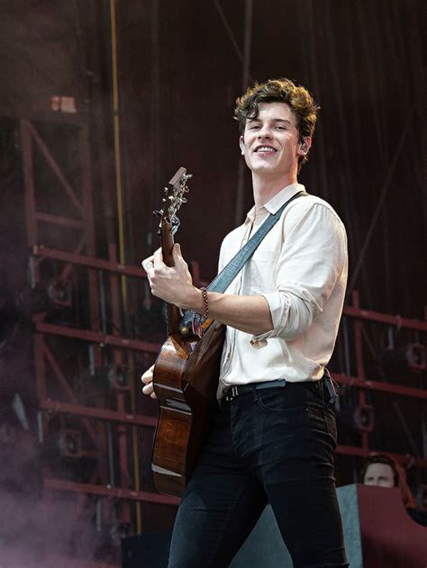 Shawn Mendes: Photos Of The Singer – Hollywood Life