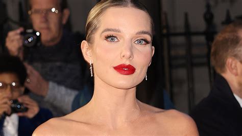 Helen Flanagan showered with support as she steps out without engagement ring - TrendRadars
