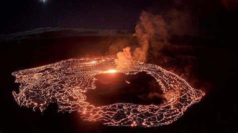 Hawaii's Kīlauea volcano erupts again: Alert level raised