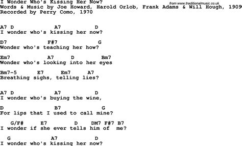 Song lyrics with guitar chords for I Wonder Who's Kissing Her Now - Perry Como, 1939