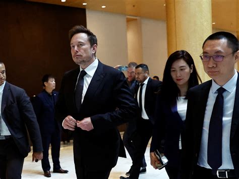 In China, Elon Musk talks 'clever networked cars' - News Fall Out