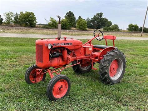 Allis Chalmers Model B - Aumann Auctions, Inc.