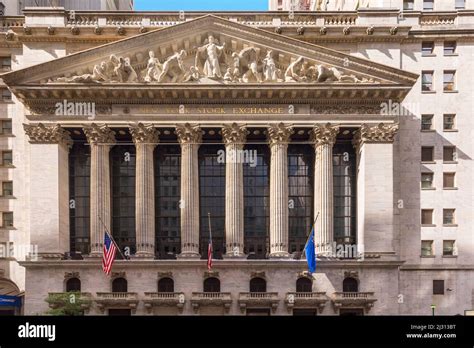 NEW YORK, USA - OCT 5, 2017: facade of wall street stock exchange in ...