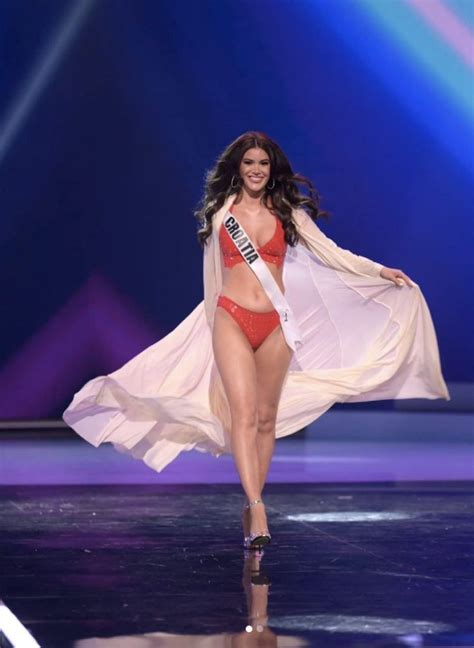 VIDEO: Miss Universe Croatia presents swimwear and evening gown at preliminary competition ...