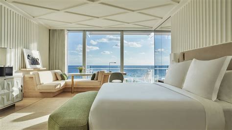 Hotel Suites Miami Beach Area | Luxury Rooms | Four Seasons Surfside