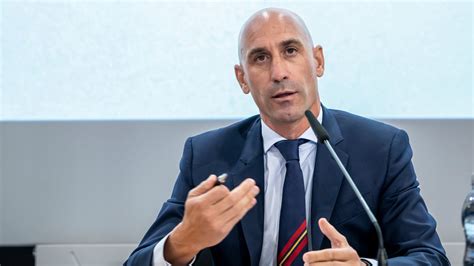 Luis Rubiales: Spanish FA president to resign after Jennifer Hermoso ...