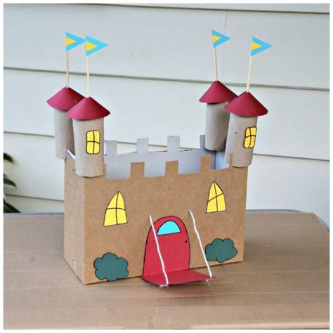 Resultado de imagen de como hacer un castillo medieval | Castle crafts, Cardboard castle ...