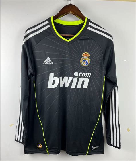 Real Madrid 2010/11 Away Shirt Long Sleeved – Premier Retros