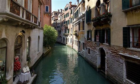 Venice Canals go dry following weeks without rain | Inhabitat - Green ...