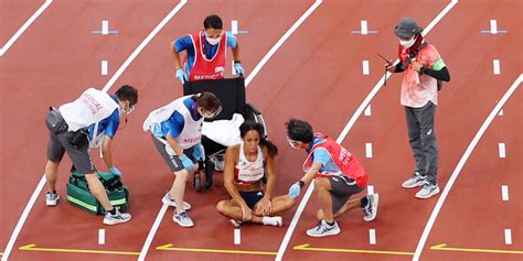 Olympic heptathlete collapses but gets back up to finish race