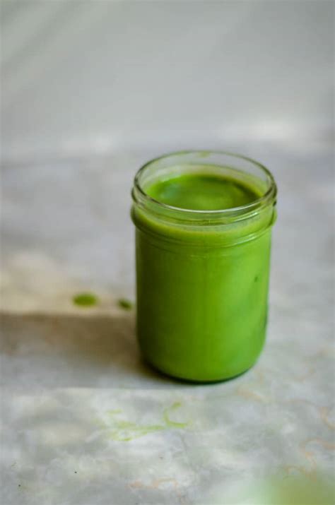 Simple Spinach Fruit Smoothie - Beside the Mountain