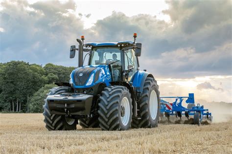 SAVE THE DATE – the New Holland T7 HD tractor has landed! - T H WHITE Agriculture