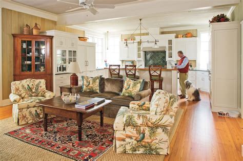 9 Undeniably Southern Home Ideas | Country cottage living room, Home ...