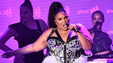 Who Is Lizzo? 5 Facts On The Singer & Rapper – Hollywood Life