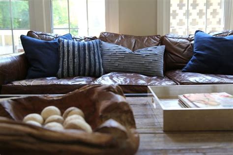 The Right Pillows for a Leather Sofa | Brown couch pillows, Leather ...