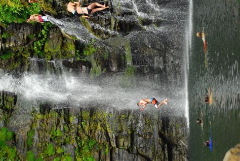 EXTREME CLIFF JUMPING ADVENTURE - Jaco Canyoning