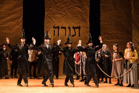 Yiddish ‘Fiddler on the Roof’ Producer Tells Us Why the Show Means So Much to Parents – Kveller