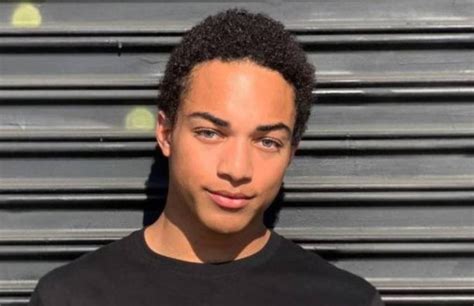 Christian Walker - Net Worth, Salary, Age, Height, Bio, Family, Career