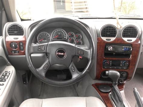 2005 GMC Envoy XUV - Interior Pictures - CarGurus