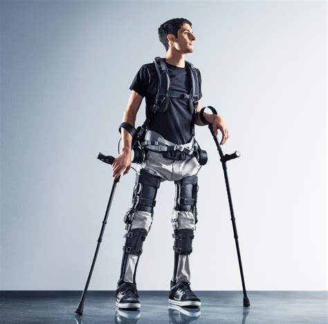 Amazing $40,000 SuitX Phoenix exoskeleton helps paralyzed people walk - TechKee