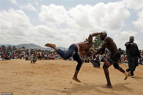 Shocking Photos Of Nigeria's Brutal Boxing Where Fighters Wrap Hands In Rope To 'Kill' Each Other