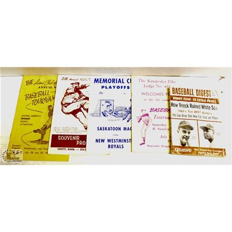 VINTAGE SPORTS MEMORABILIA