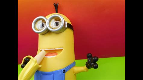 MINIONS MOVIE EXCLUSIVE BANANA EATING KEVIN ELECTRONIC TOY VIDEO REVIEW - YouTube