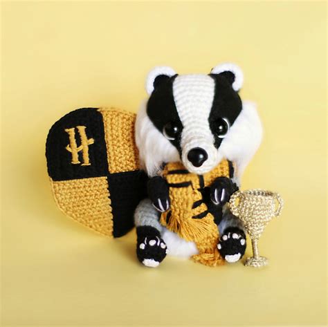 Ravelry: Badger Hufflepuff mascot pattern by Angelina Taranina