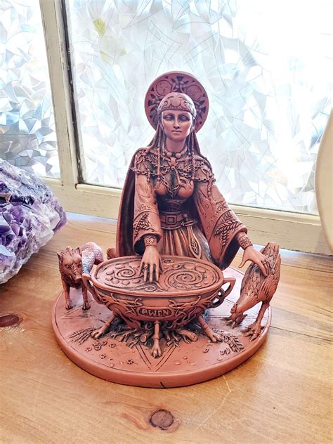 Cerridwen Statue - Healing Crystals, Psychic Readers