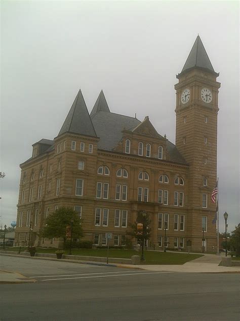 Mike Settles: Tipton County Courthouse and Second Blessing Thrift Store