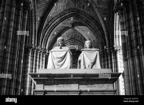 ST DENIS CATHEDRAL NECROPOLIS OF KINGS AND QUEENS OF FRANCE - SCULPTURE ...