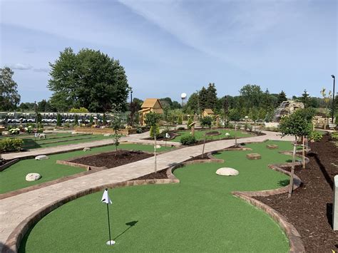 Miniature Golf in Dorval - GOLF DORVAL