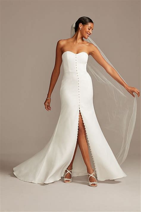 25 Courthouse Wedding Dresses for Your Civil Ceremony - WeddingWire